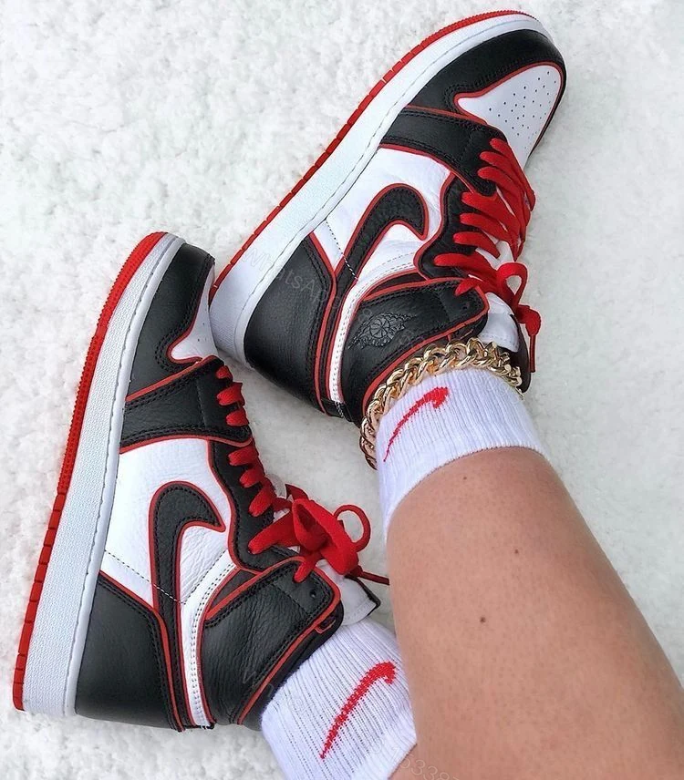 View 3 of FIRST COPY AIR JORDANS RETRO 1 MID BLOODLINE