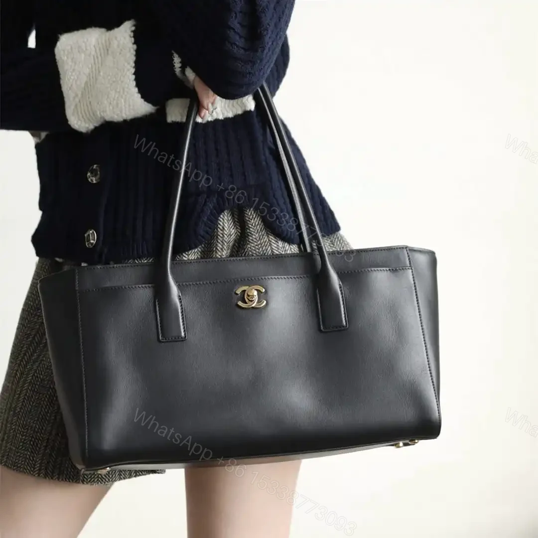 View 19 of 高仿Chanel*26S系列AS6243小牛皮單肩包小號黑色免檢版
