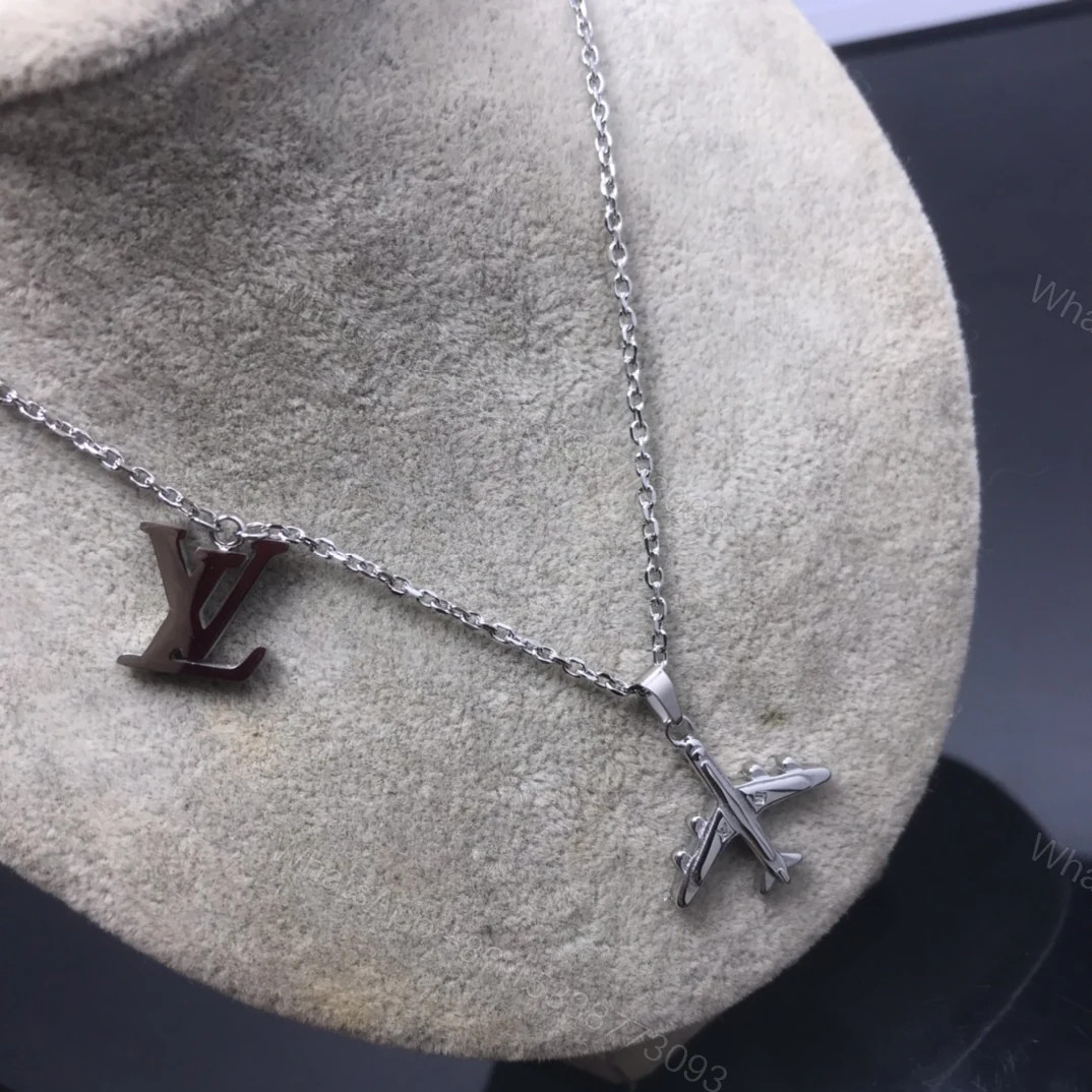 View 3 of EN – Lux LV Necklaces 086