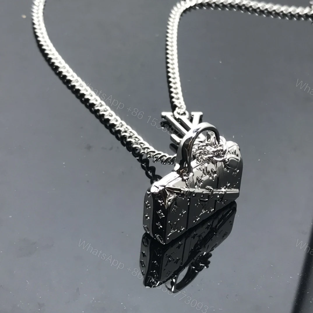 View 4 of EN – Lux LV Necklaces 030