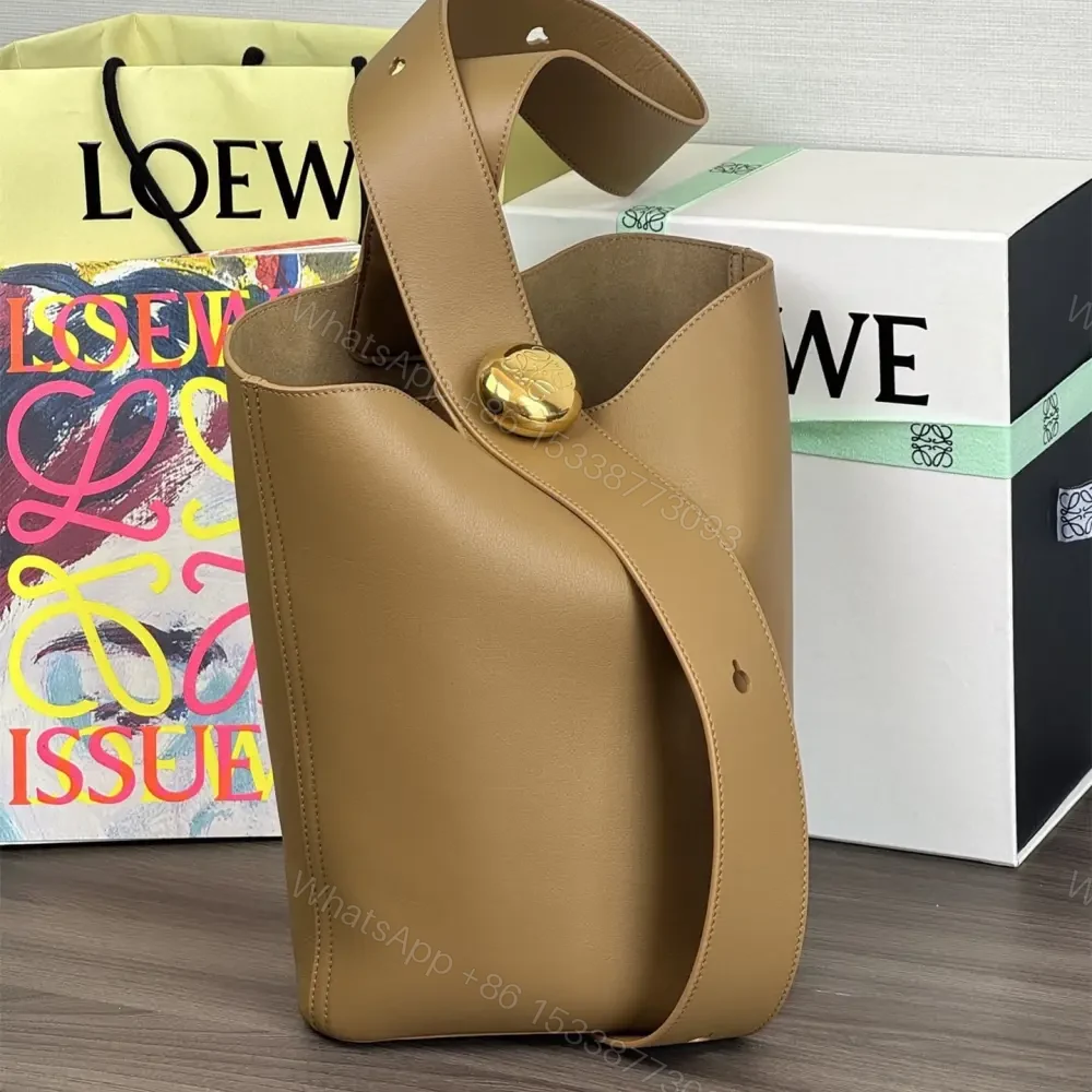 View 3 of 高仿Loewe*Bucket系列3980水桶包橡木棕色中號免檢版