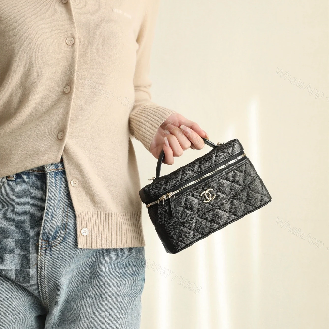 View 15 of 高仿Chanel*25C系列AP4407新款盒子包米色免檢版