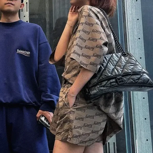 View 14 of 高仿BalenciagaCrush鏈條包中號S