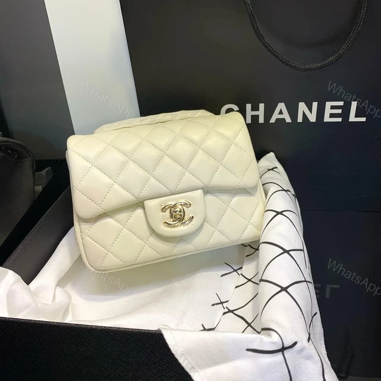CHANEL — view 1
