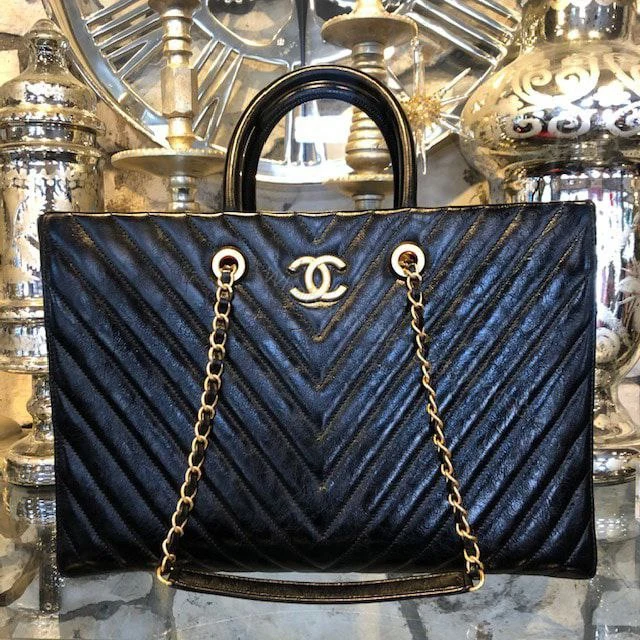 Chanel Glazed Calfskin Chevron Quilted Shopper Tote Black — view 1