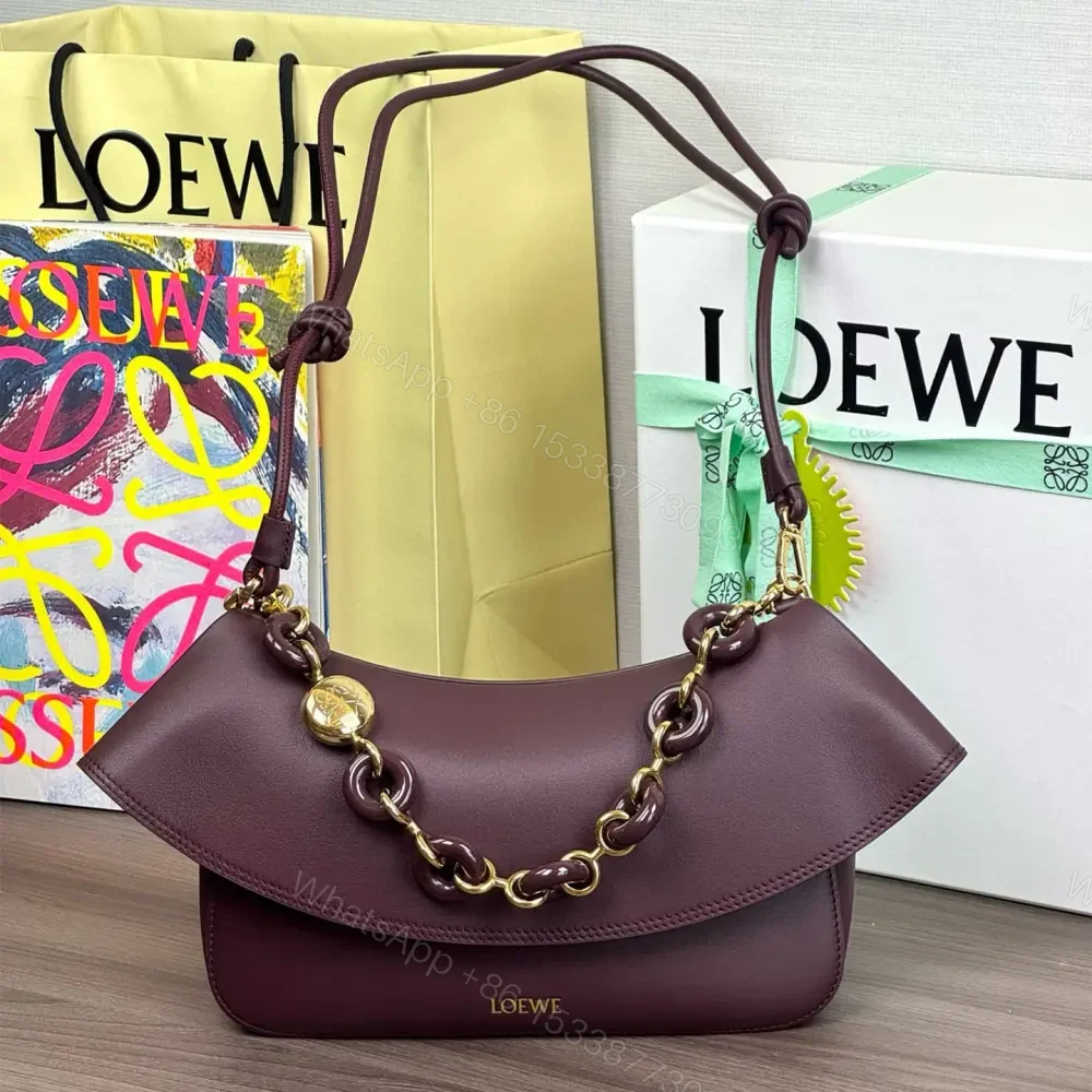 View 3 of 高仿Loewe*Ola系列7240小牛皮腋下包勃艮第紅中號免檢版