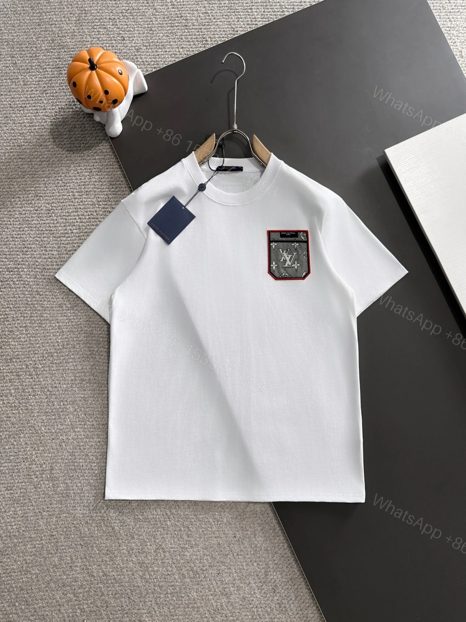 LV A貨白色T恤胸口口袋刺繡標識設計感滿分百搭男裝夏季人氣款 — view 1