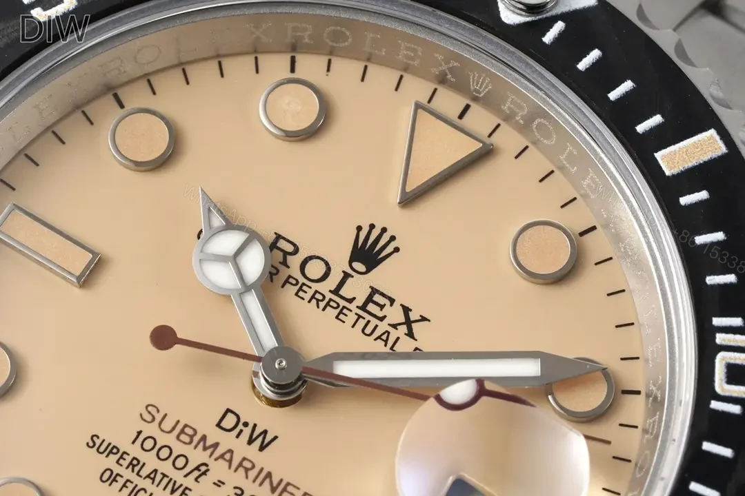 View 4 of Best Rolex DIW Submariner Beige replica 40MM Oyster Bracelet Edition RG-DIW-SUB-BEIGE-OYSTER-40