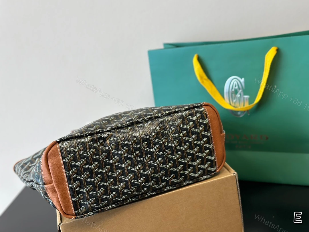 View 6 of Goyard Artois PM