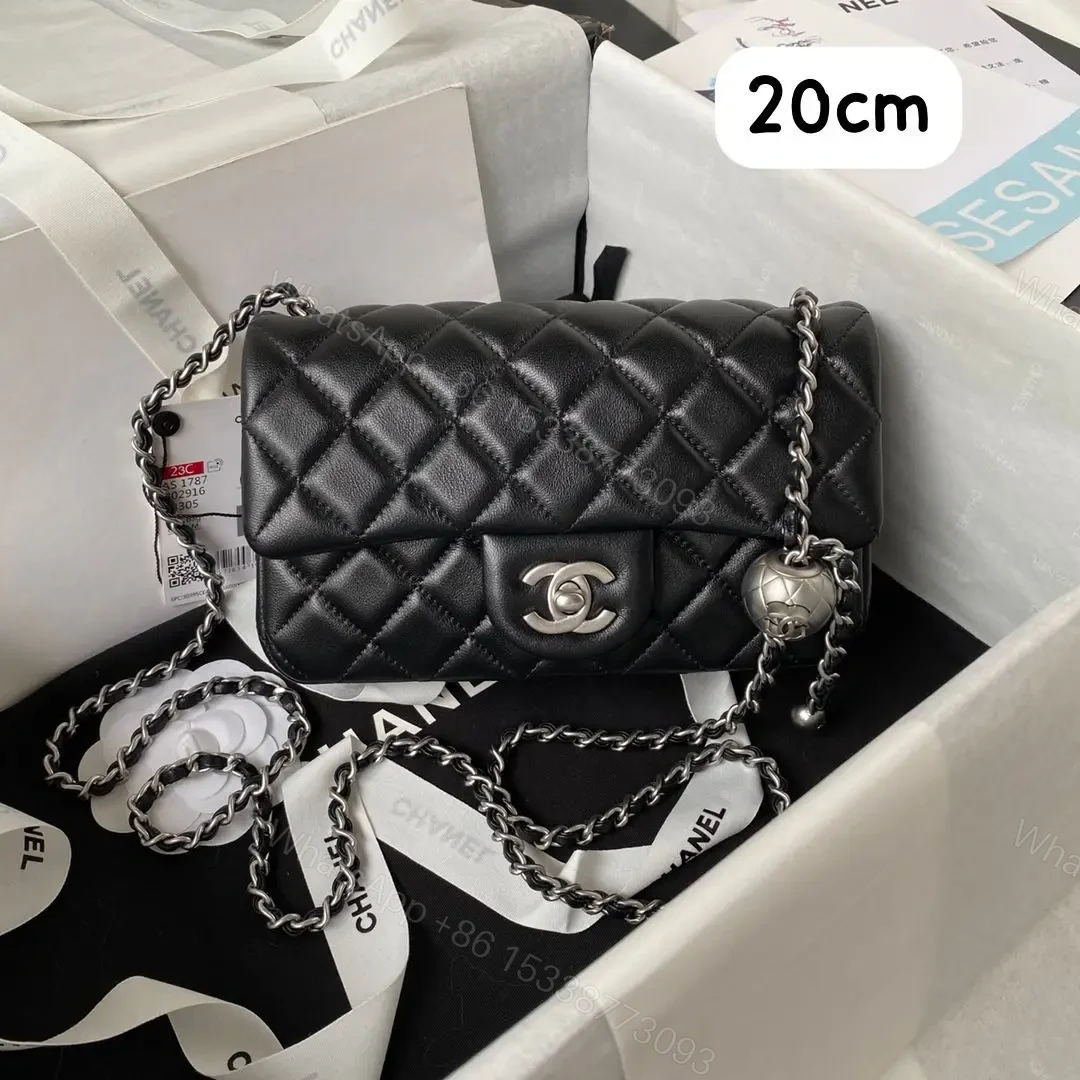 CHANEL — view 1