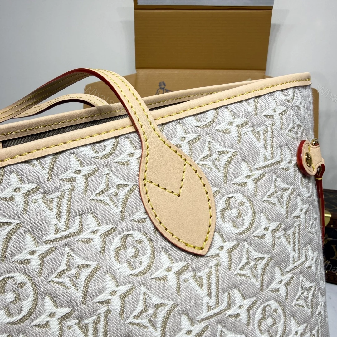 View 4 of Louis Vuitton Neverfull MM Pre-Fall 2026 collection