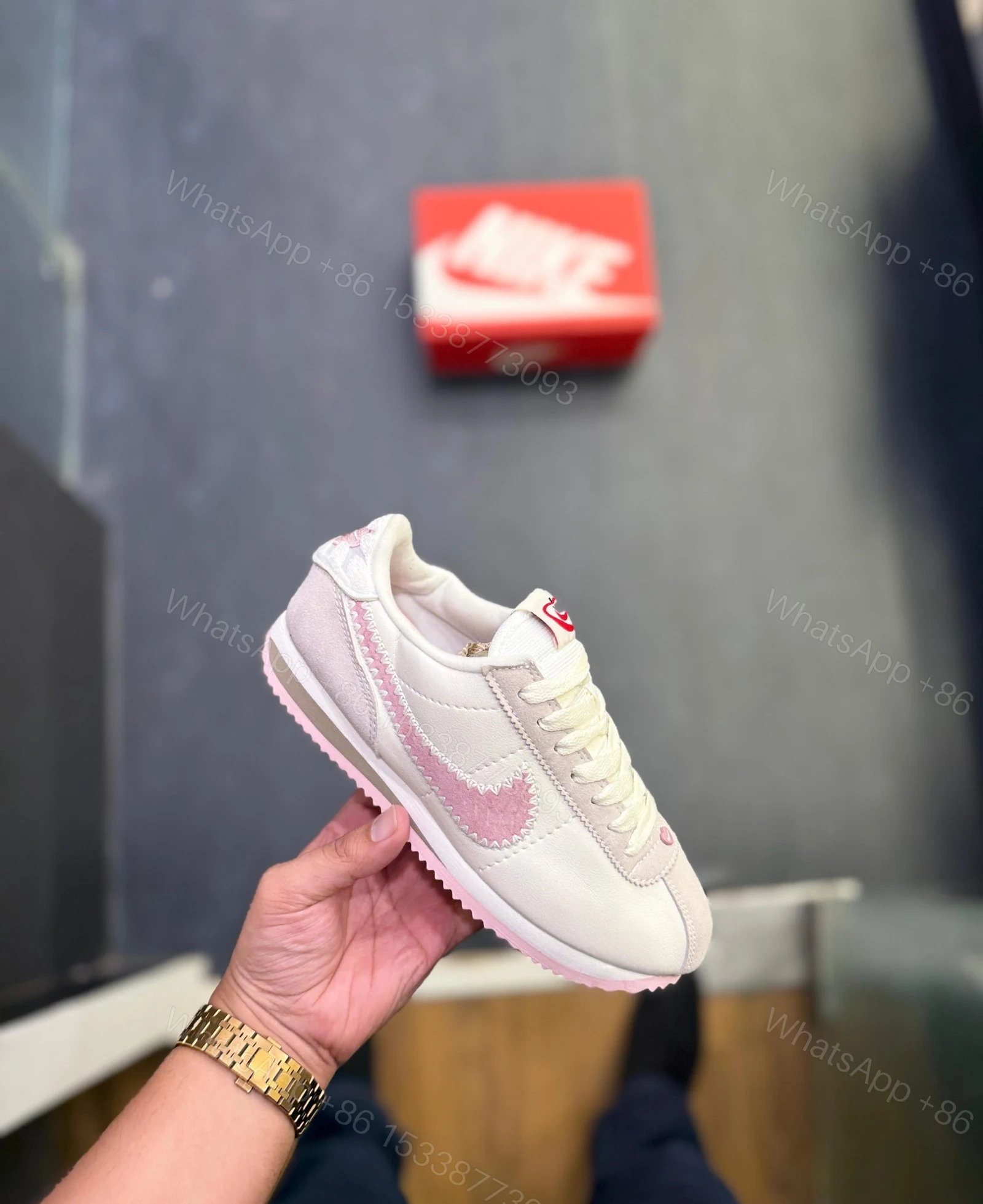 First Copy Nike Cortez Valentines — view 1