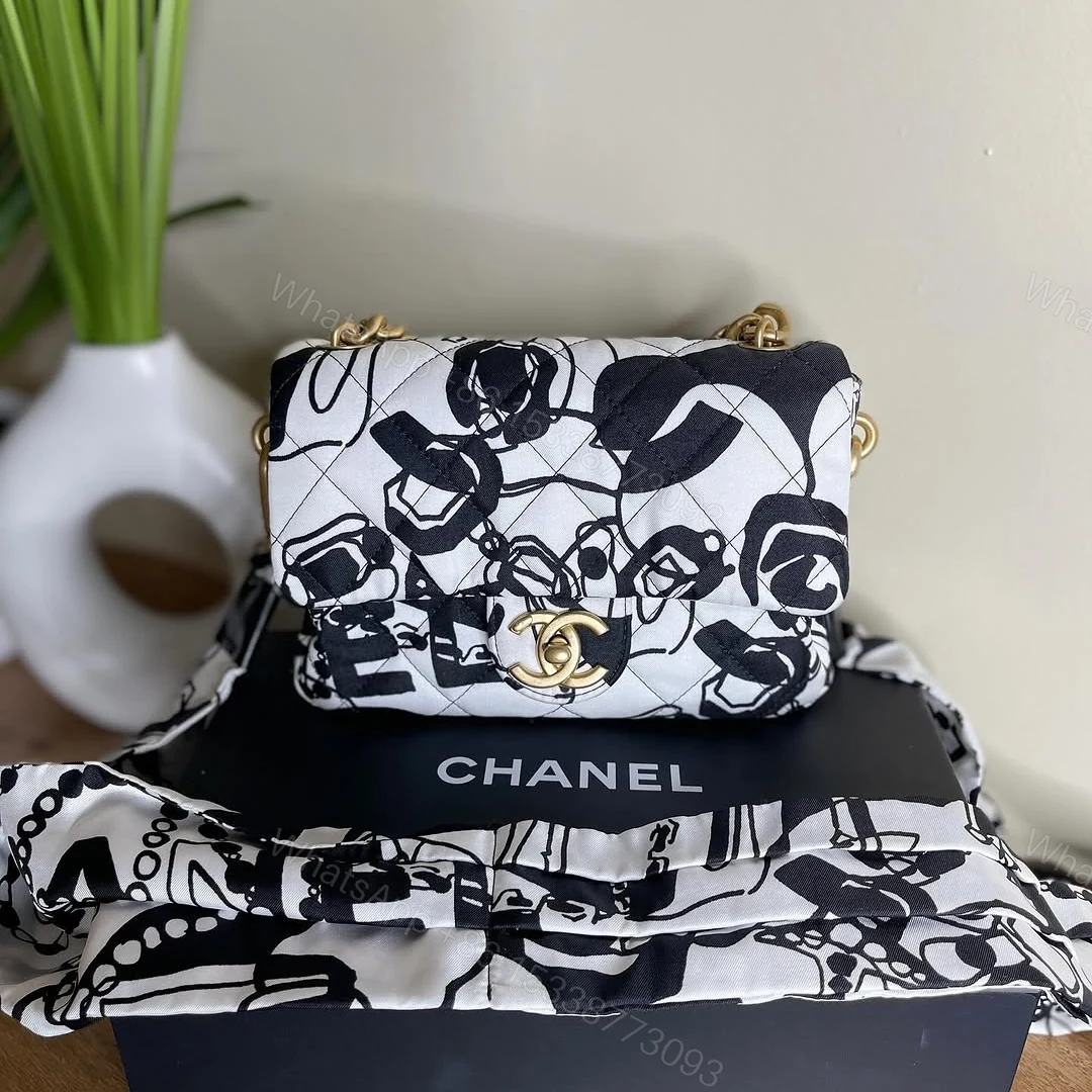 New CHANEL COCO BEACH 2025 White — view 1