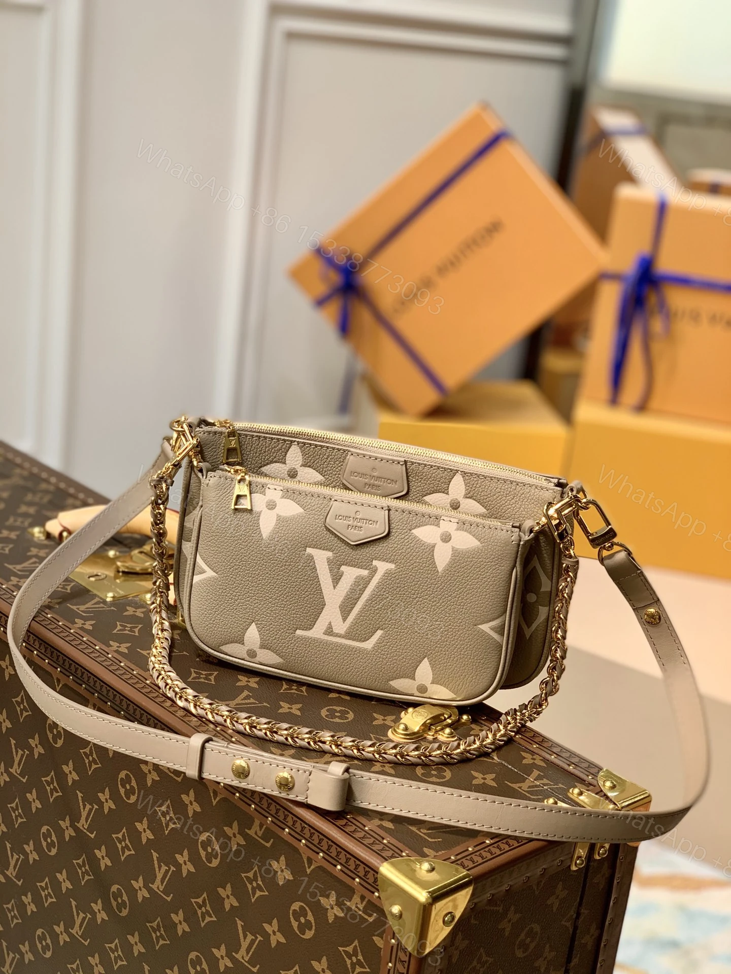 LV 一比一经典压纹链条单肩包 卡其色Mini腋下包 女士百搭斜挎小包 — view 1