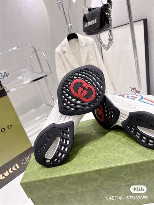 View 7 of MEN’S GUCCI RUN SNEAKER – GC146