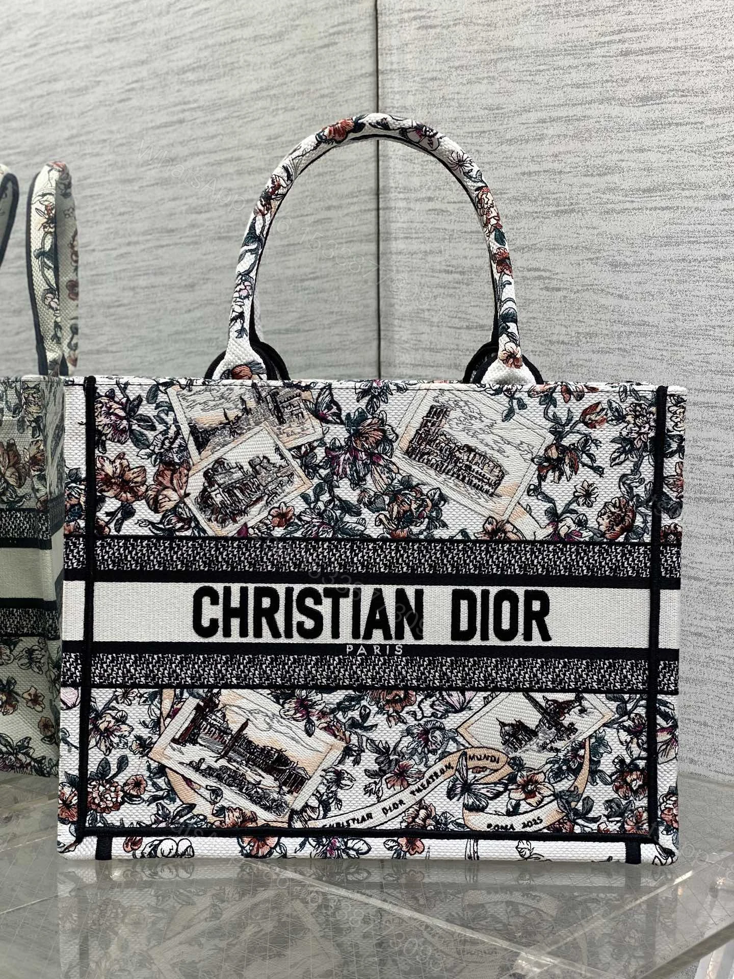 Dior 高仿Book Tote中號旅遊風格托特包 城市明信片刺繡設計 — view 1