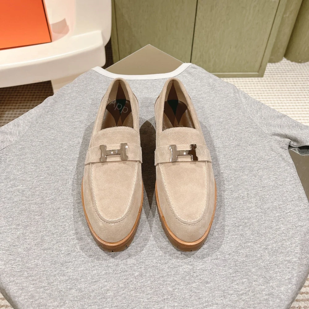 高仿Hermes*H222054ZD1羊京料樂福鞋沙色免檢版 — view 1