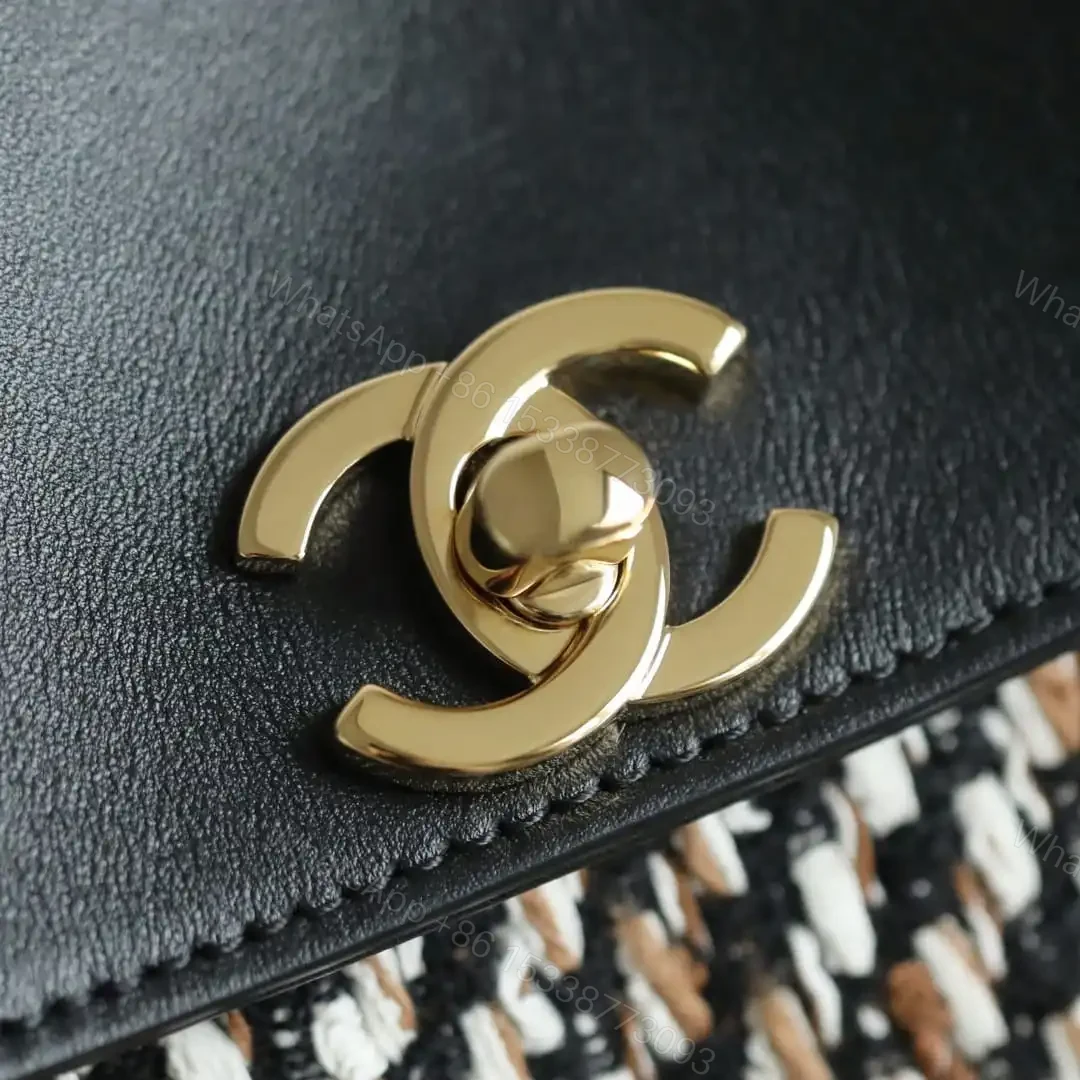 View 12 of 高仿Chanel*26S系列AS6288軟呢拼皮單肩包免檢版