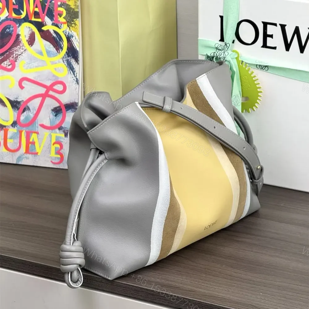 View 2 of 高仿Loewe*Flamenco系列5698拼皮單肩包灰土黃中號免檢版