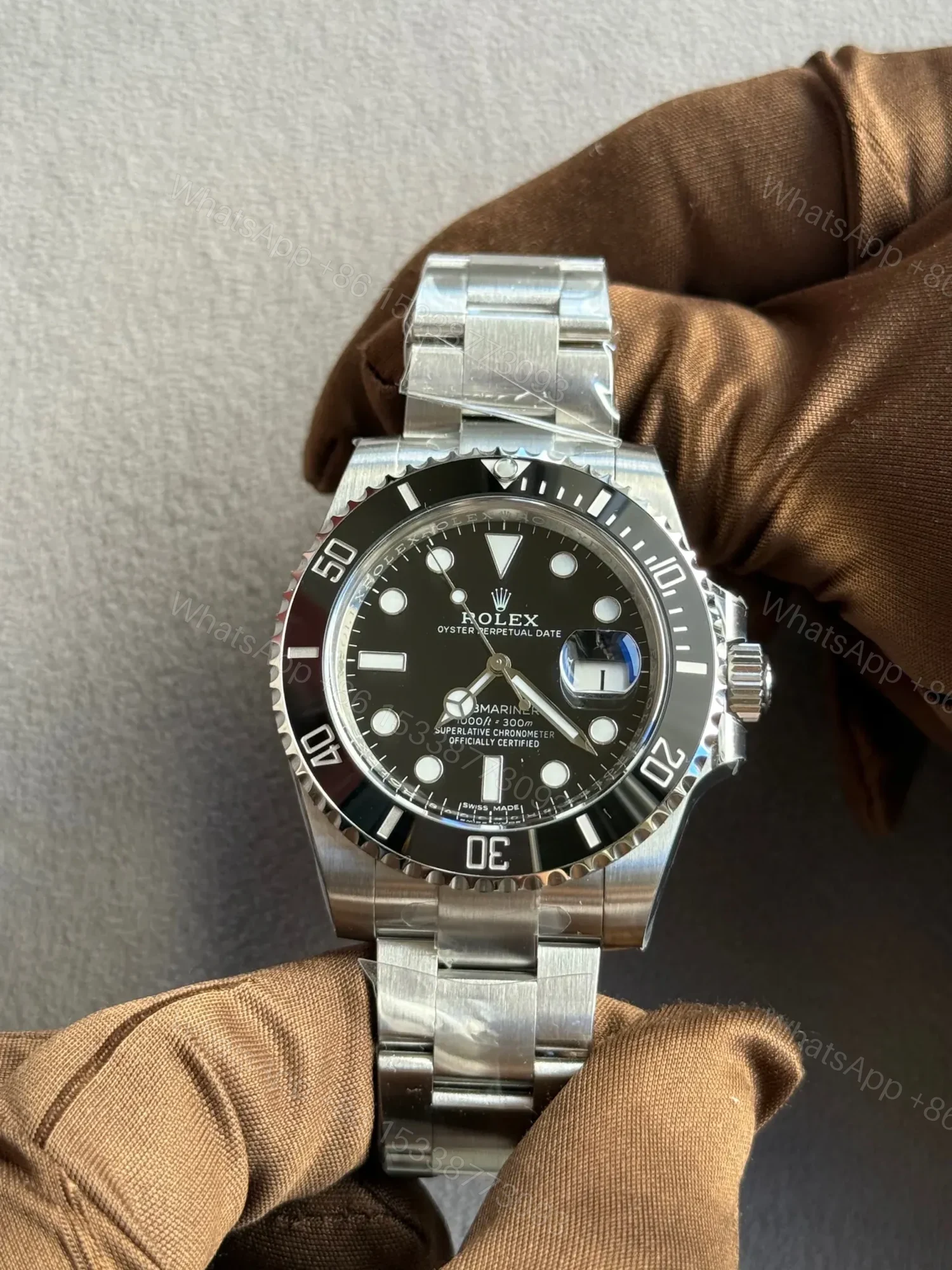Rolex Submariner Date 40mm — view 1