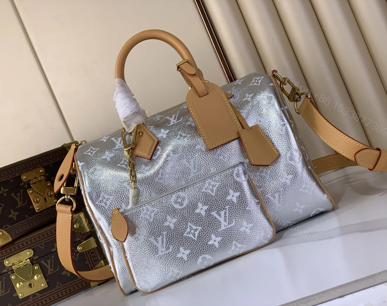 LV 一比一 M28384 銀色金屬 Speedy 手提包 女款亮面波士頓包 時尚斜背包 — view 1