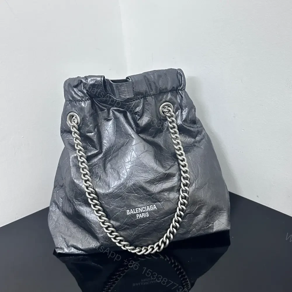 View 2 of 高仿Balenciaga2023Crushtote褶皺牛皮購物袋小號
