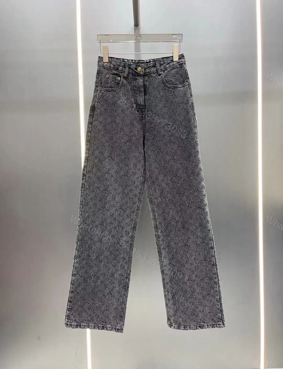 LOUIS VUITTON — view 1