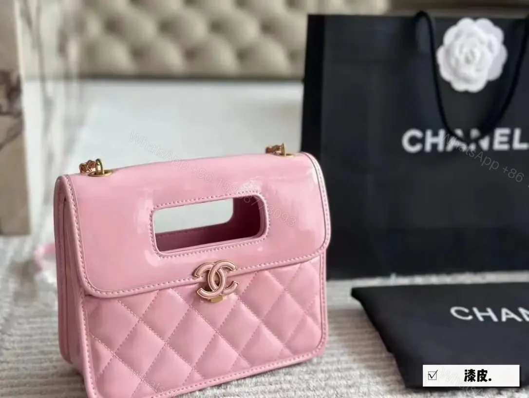 CHANEL — view 1