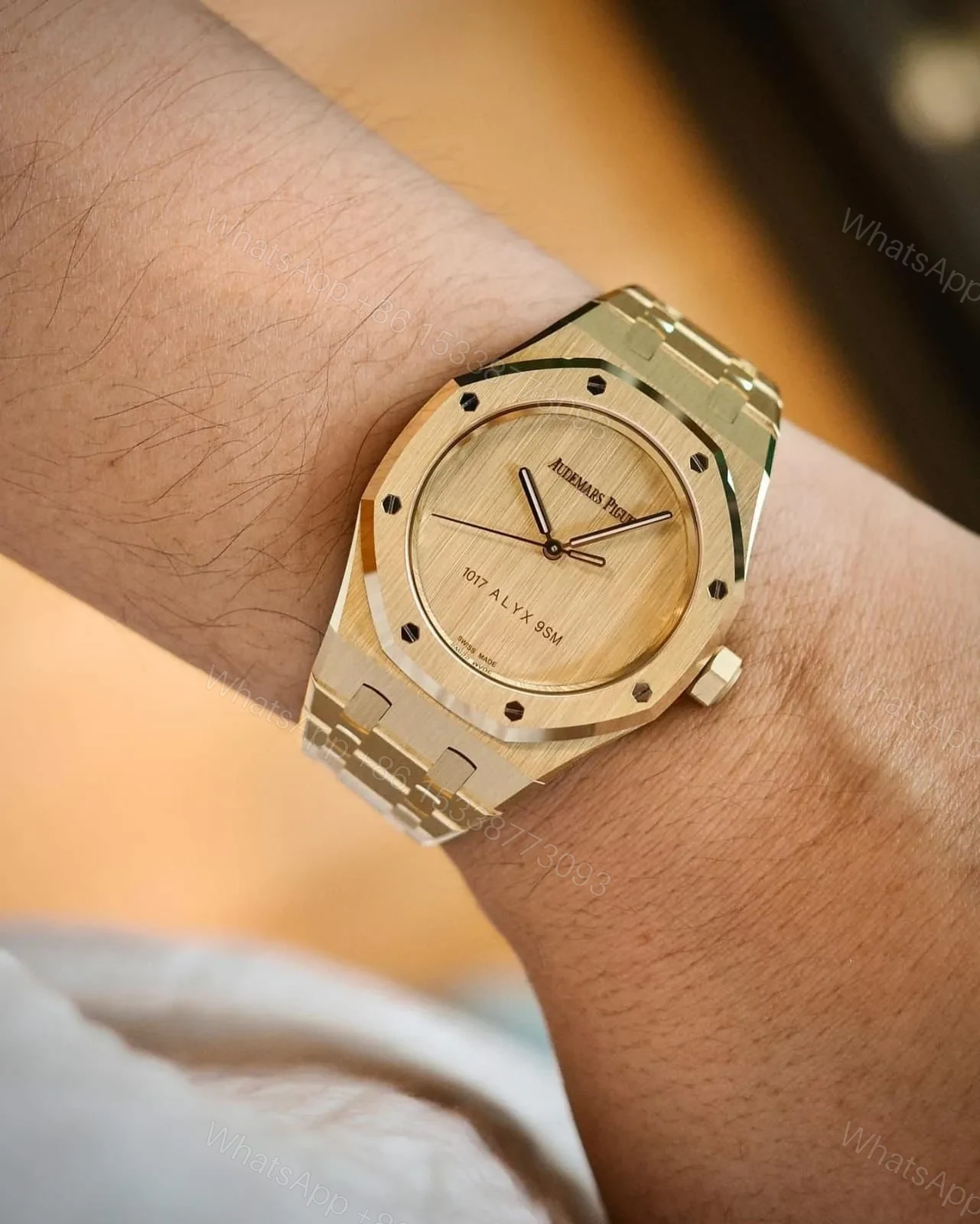 Audemars Piguet Royal Oak Gold 42mm — view 1