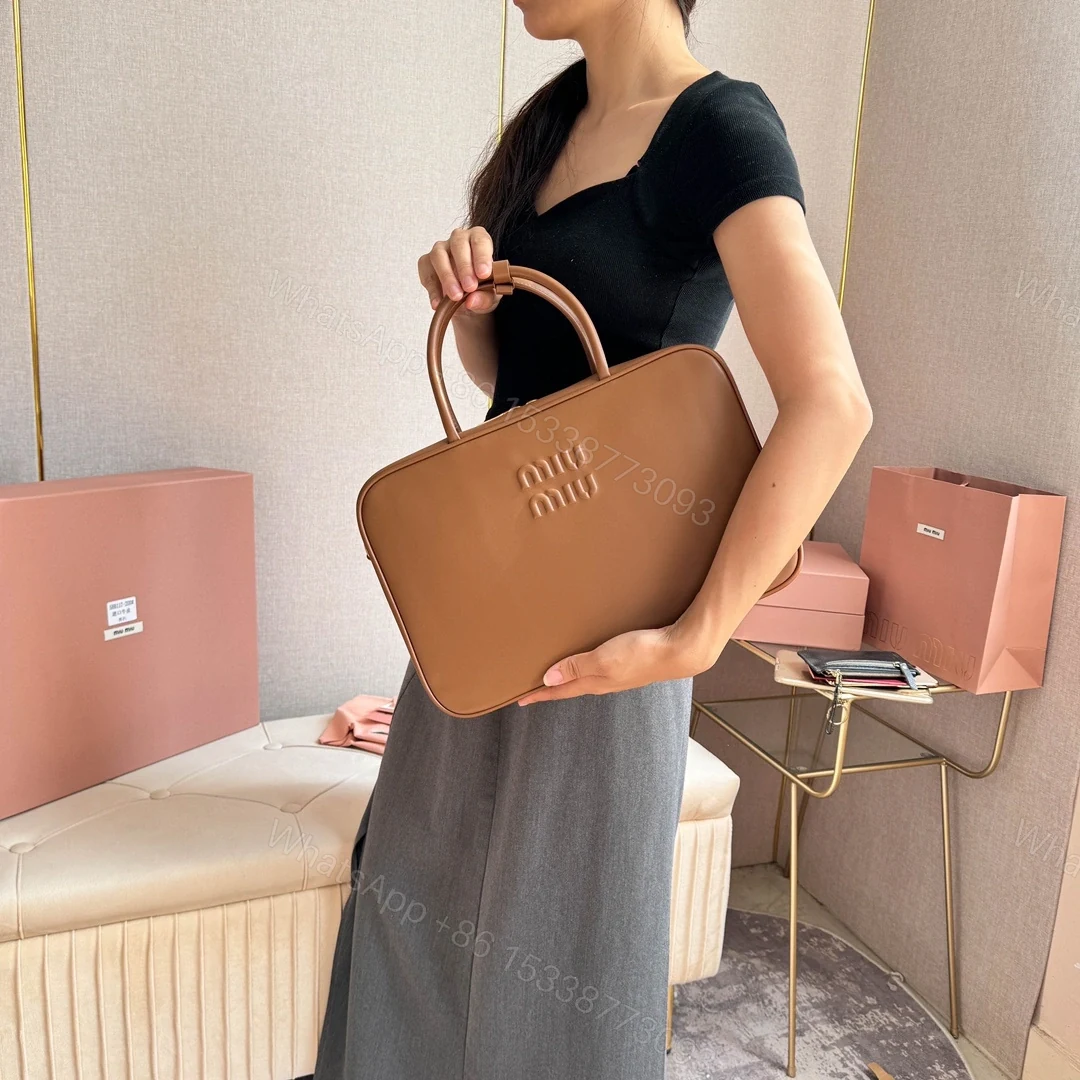 View 13 of 高仿miumiu*5BB17長肩帶公文包棕色免檢版