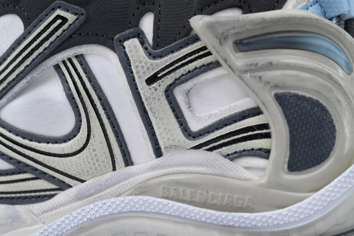 View 4 of Balenciaga Runner Sneaker Lan Bai Hei 772767 W3RNY 0623