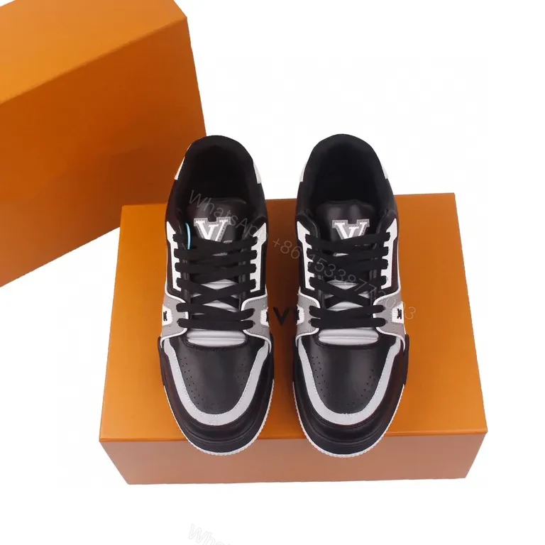 Chic LV-Style Slip-On Sneakers: Modern Texture & Detailing — view 1