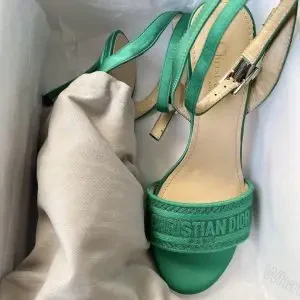 VALENTINO — view 1