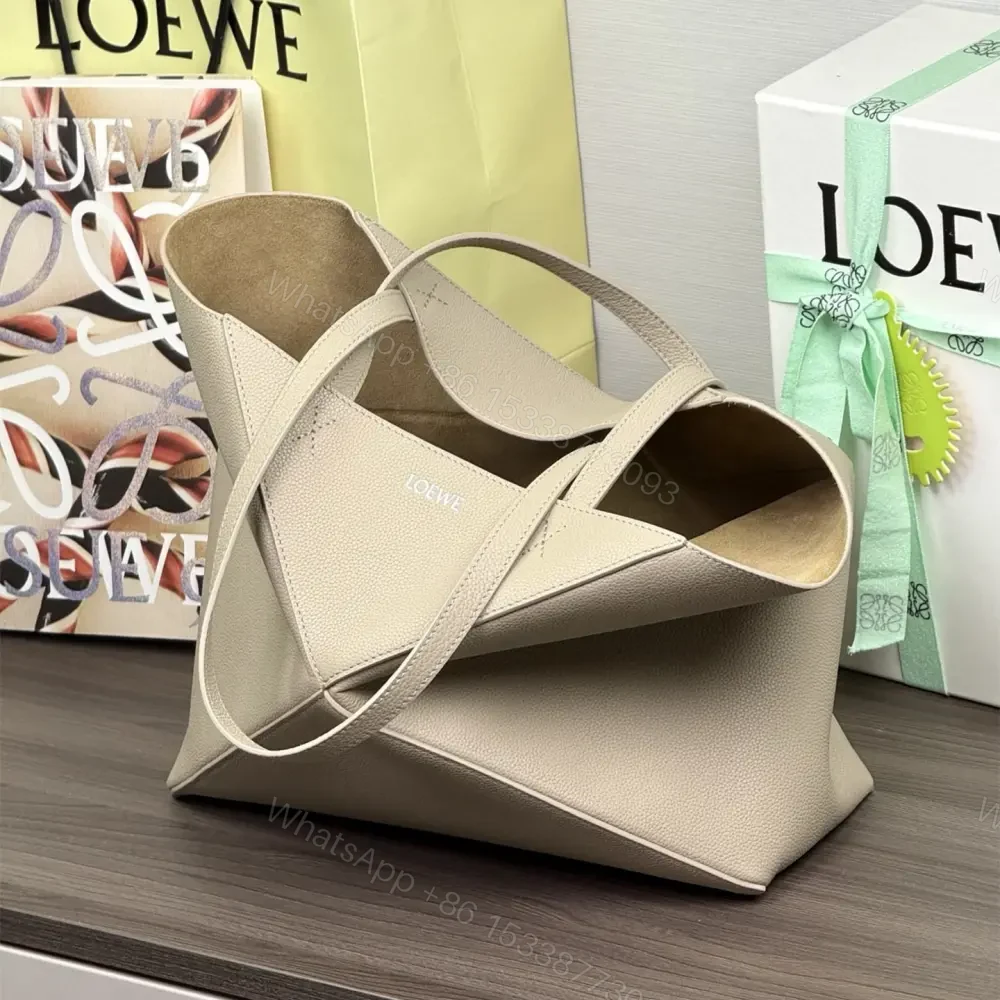 View 7 of 高仿Loewe*Fold系列5541幾何Tote包陶土色中號免檢版