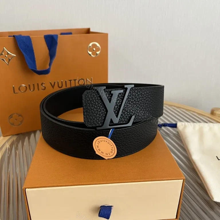 Bold Mono Chic Leather Belt with LV Detailing (60 chars) — view 1
