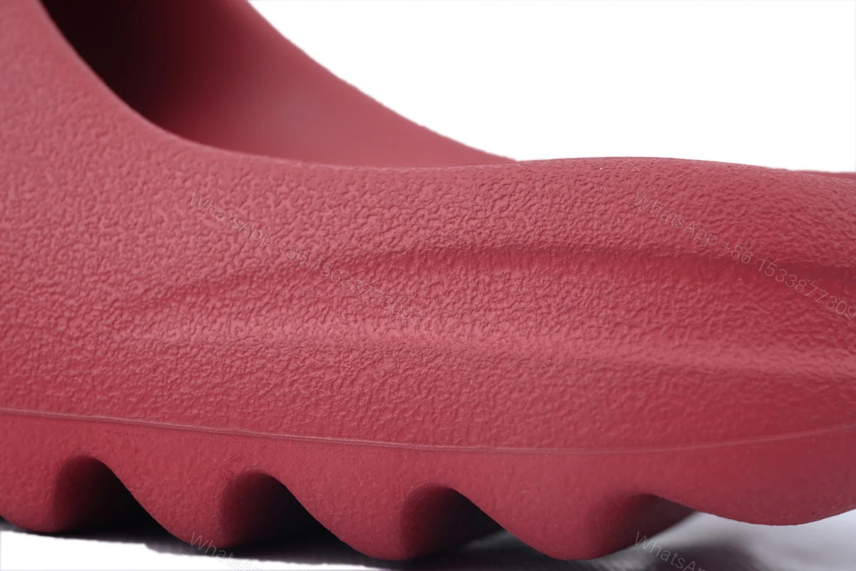 View 5 of Dope sneakers Adidas Yeezy Carmine Red ID5988