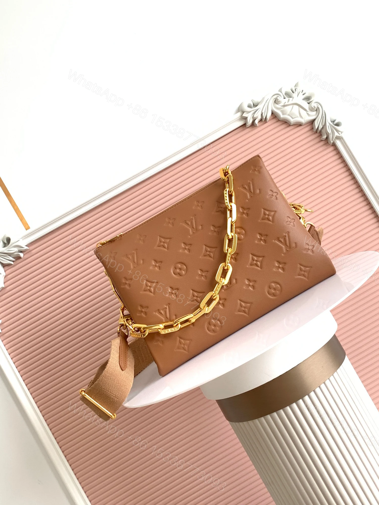 LV 一比一焦糖色鏈條肩背包 Monogram壓紋小號設計款 — view 1