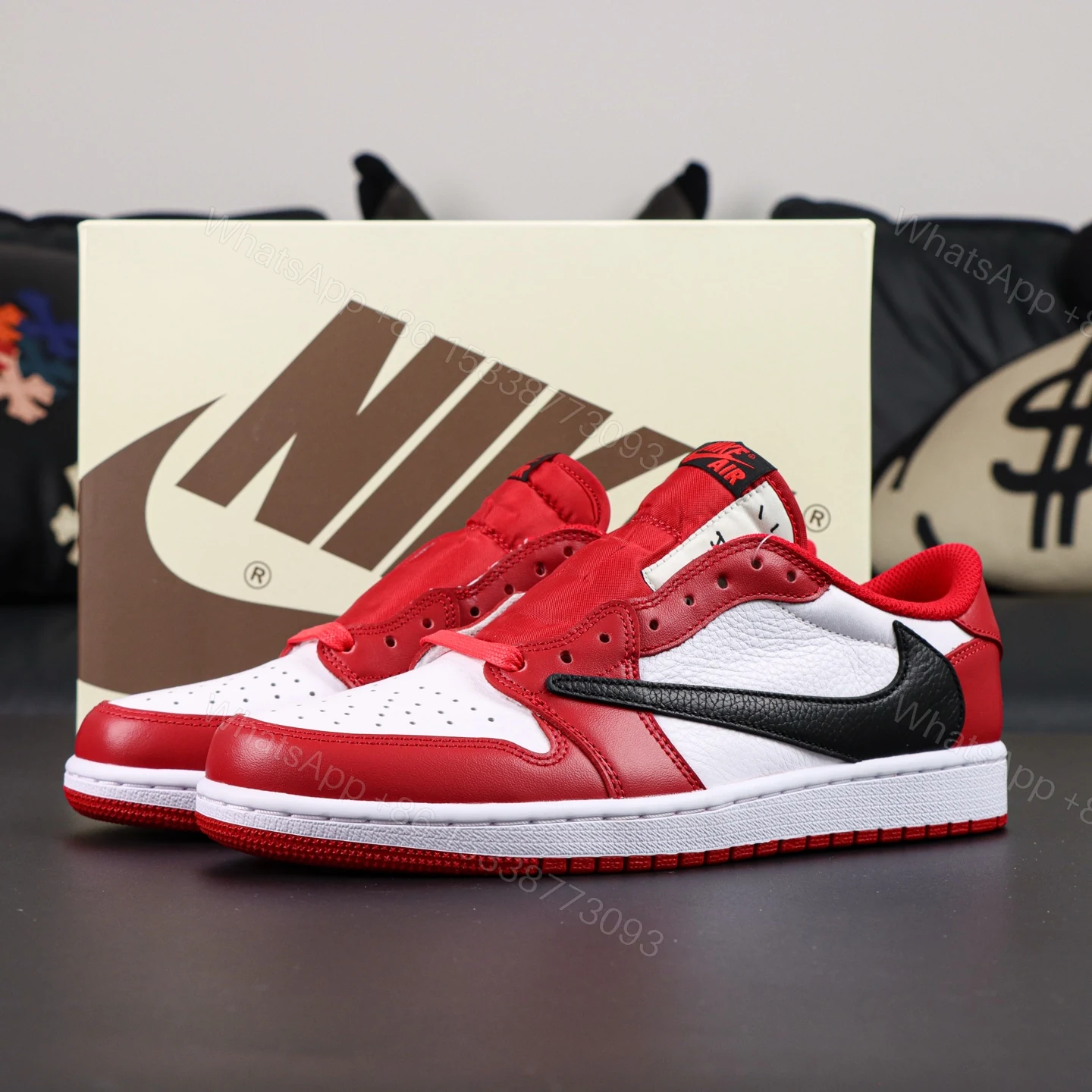 Travis Scott x Jordan Air Jordan 1 Chicago Reps — view 1