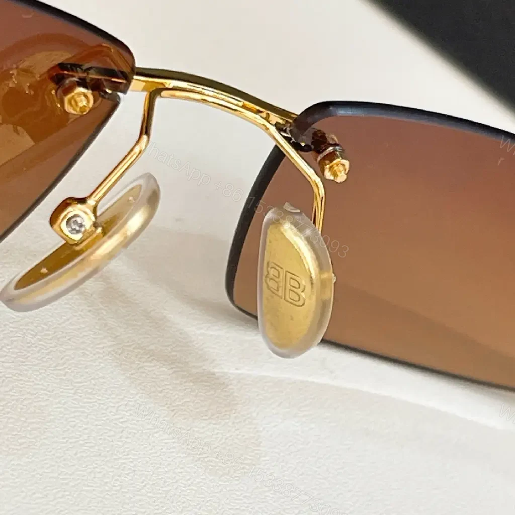 View 10 of Metallic-Detail Chic Sunglasses - Luxe Minimalist Design with Precision Build