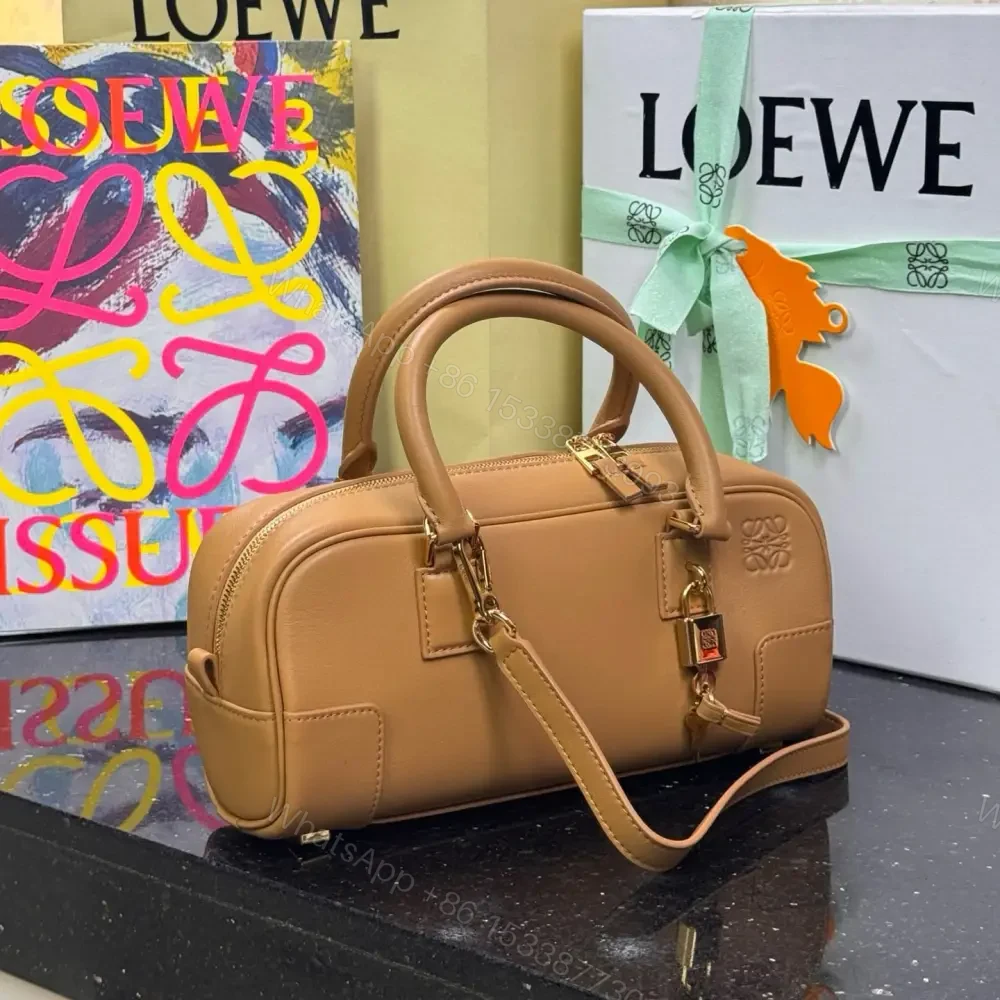 View 2 of 高仿Loewe*Amazona系列2586橫版手提包沙漠黃免檢版