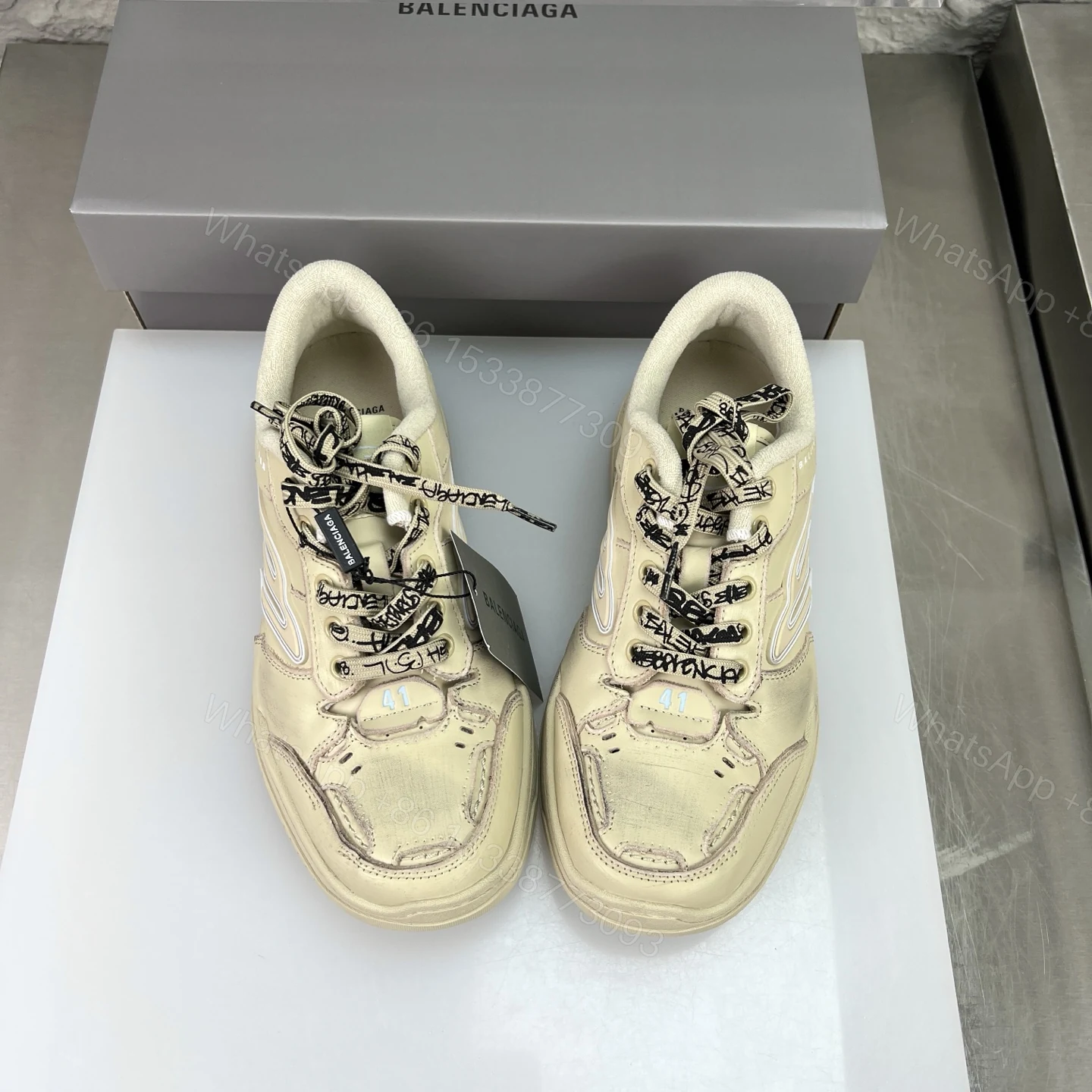 Balenciaga 高仿復古滑板鞋 奶油白男鞋做舊設計 潮流街頭風格 — view 1