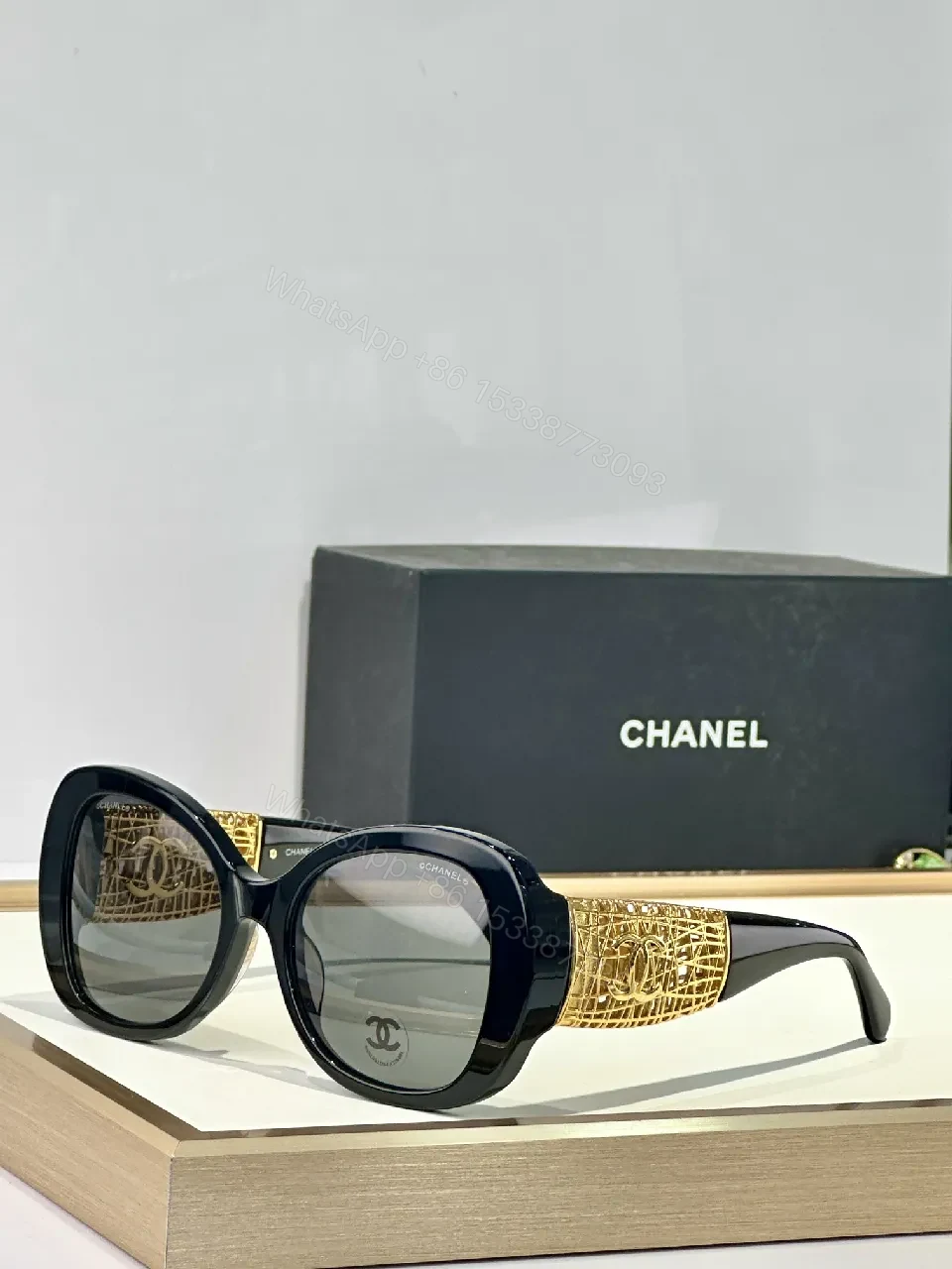 Gold-Textured Luxury Sunglasses: Oversized Round, UV400, Acetate — view 1