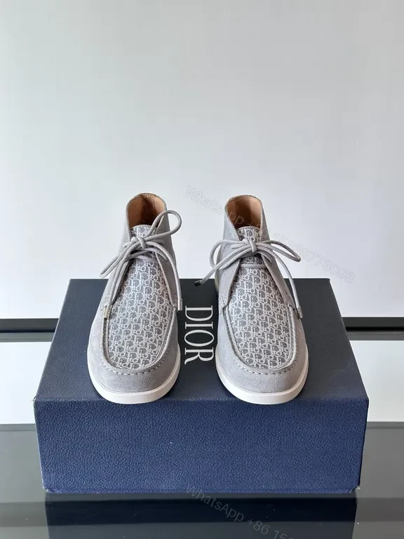 Chic Gradient Patterned High-Top Sneakers with Nike-Esque Detailing — view 1