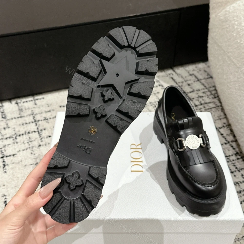 View 9 of 高仿Dior*Emblem系列KDB962女款樂福鞋黑色免檢版
