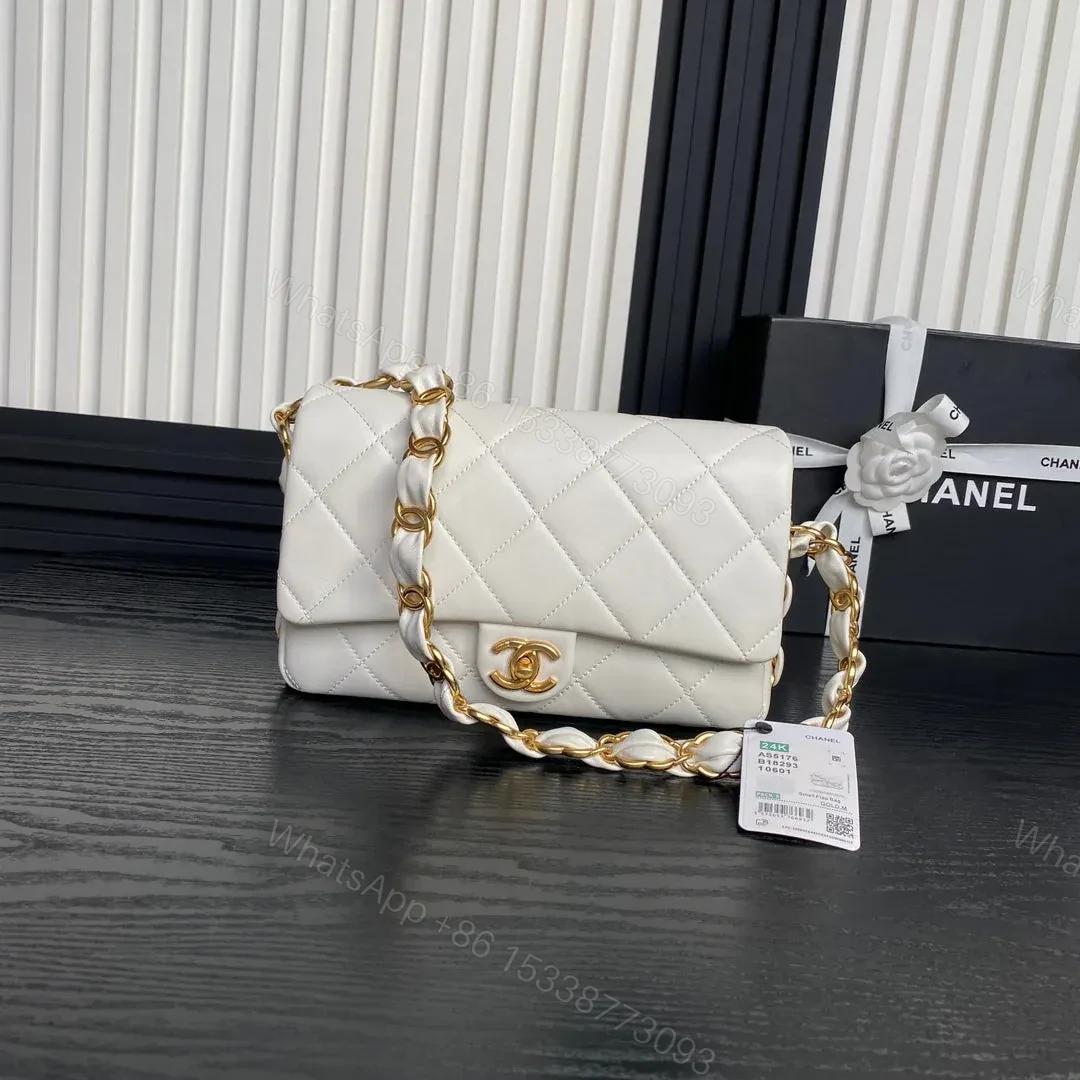 CHANEL MEDIUM FLAP BAG 26 IN WHITE CALFSKIN GOLD DOUBLE C THICK CHAIN — view 1