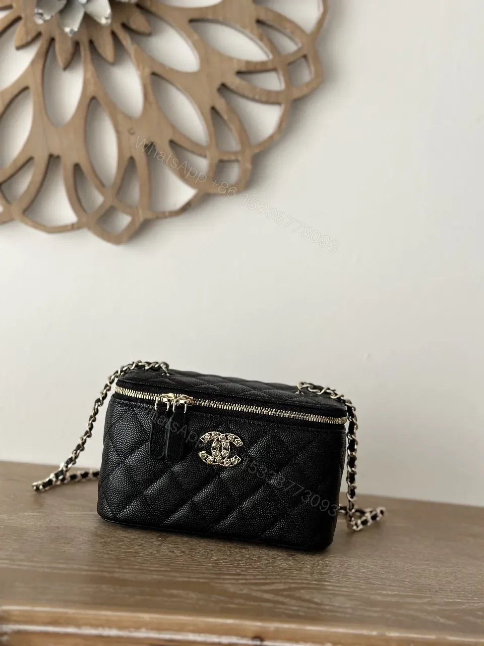 Quilted Black Cardholder Bag with Chain – Luxe Compact — view 1