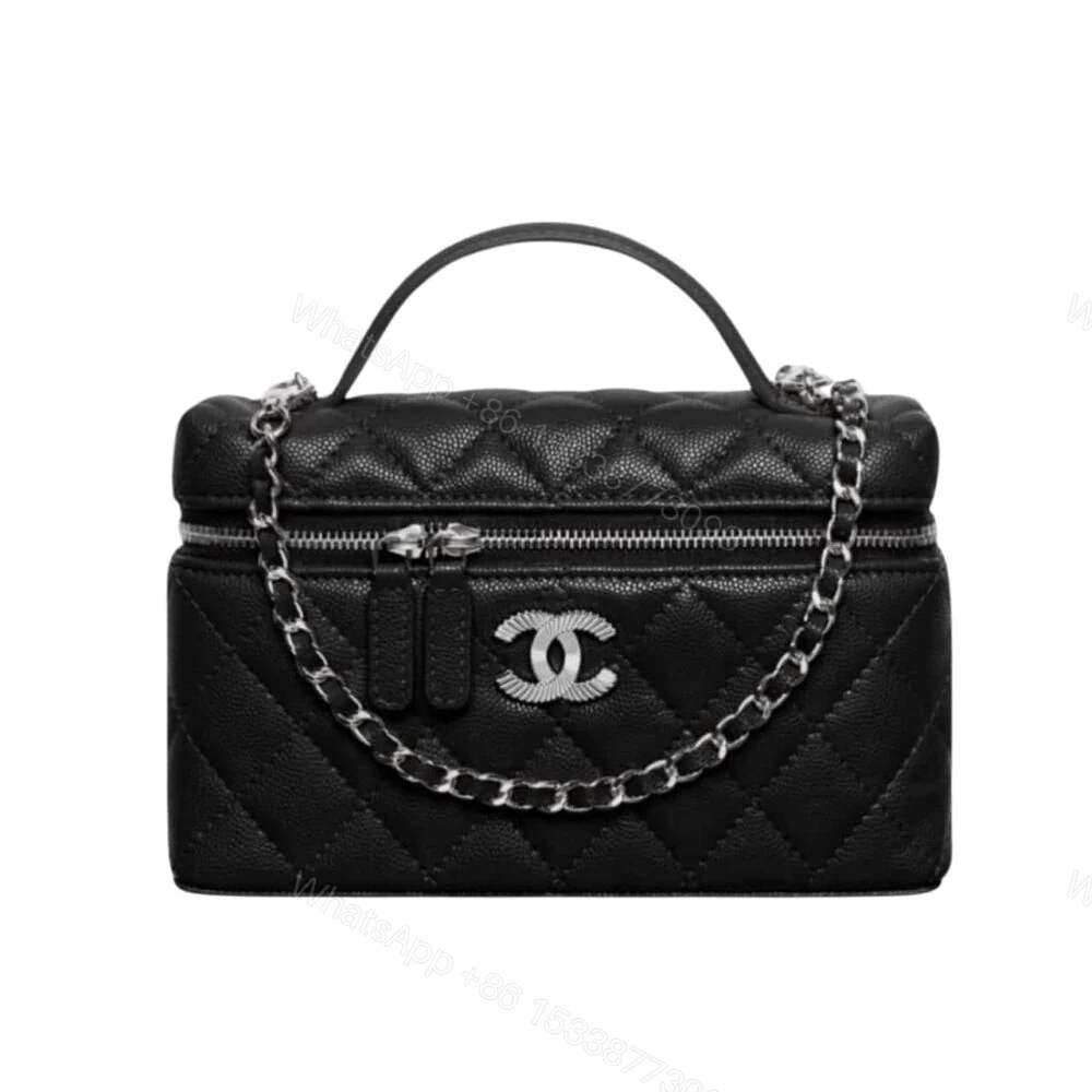 Chanel 25C Matelasse Vanity Black 19Cm — view 1