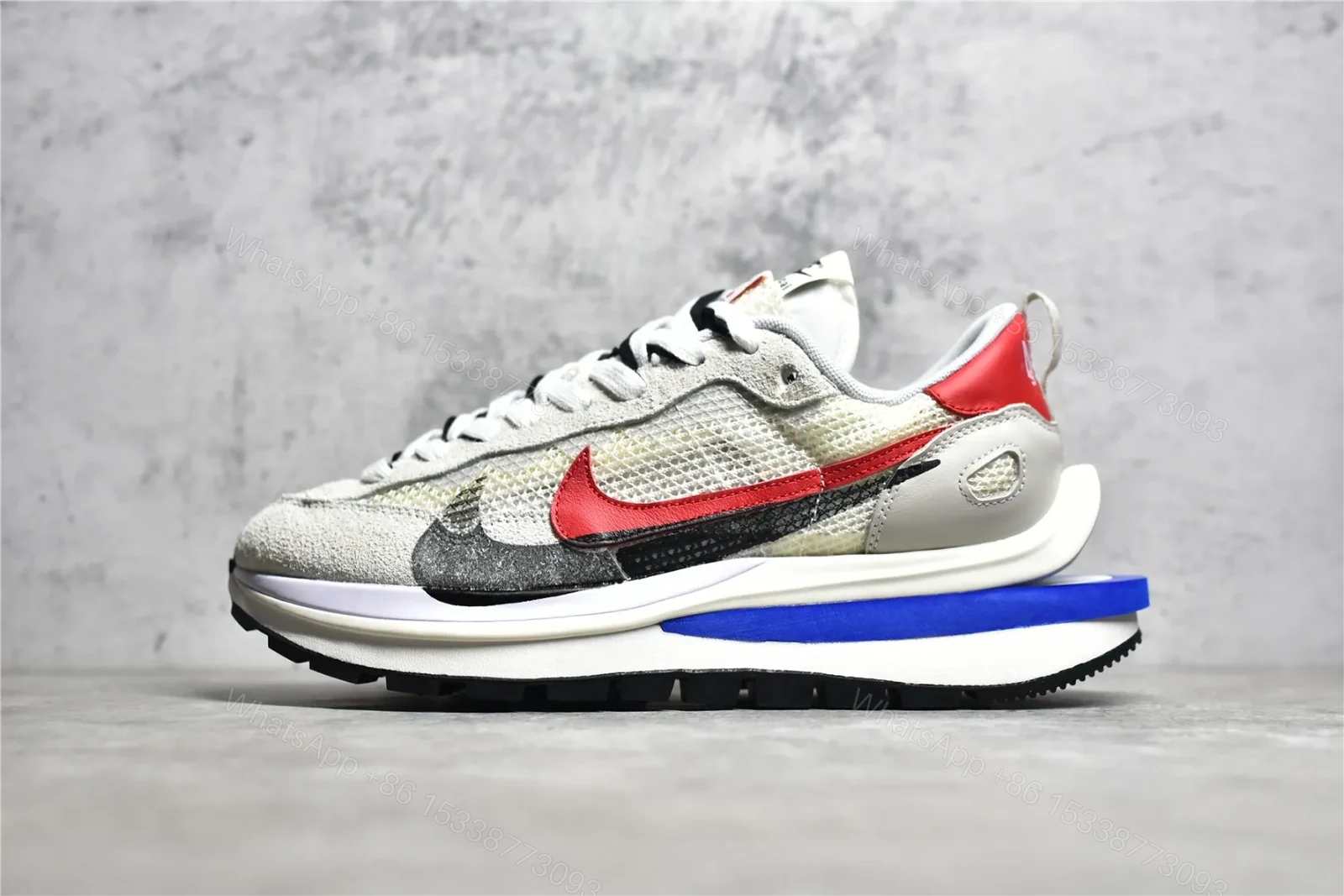 Sacai × Nike VaporWaffle “Royal Fuchsia” Reps — view 1