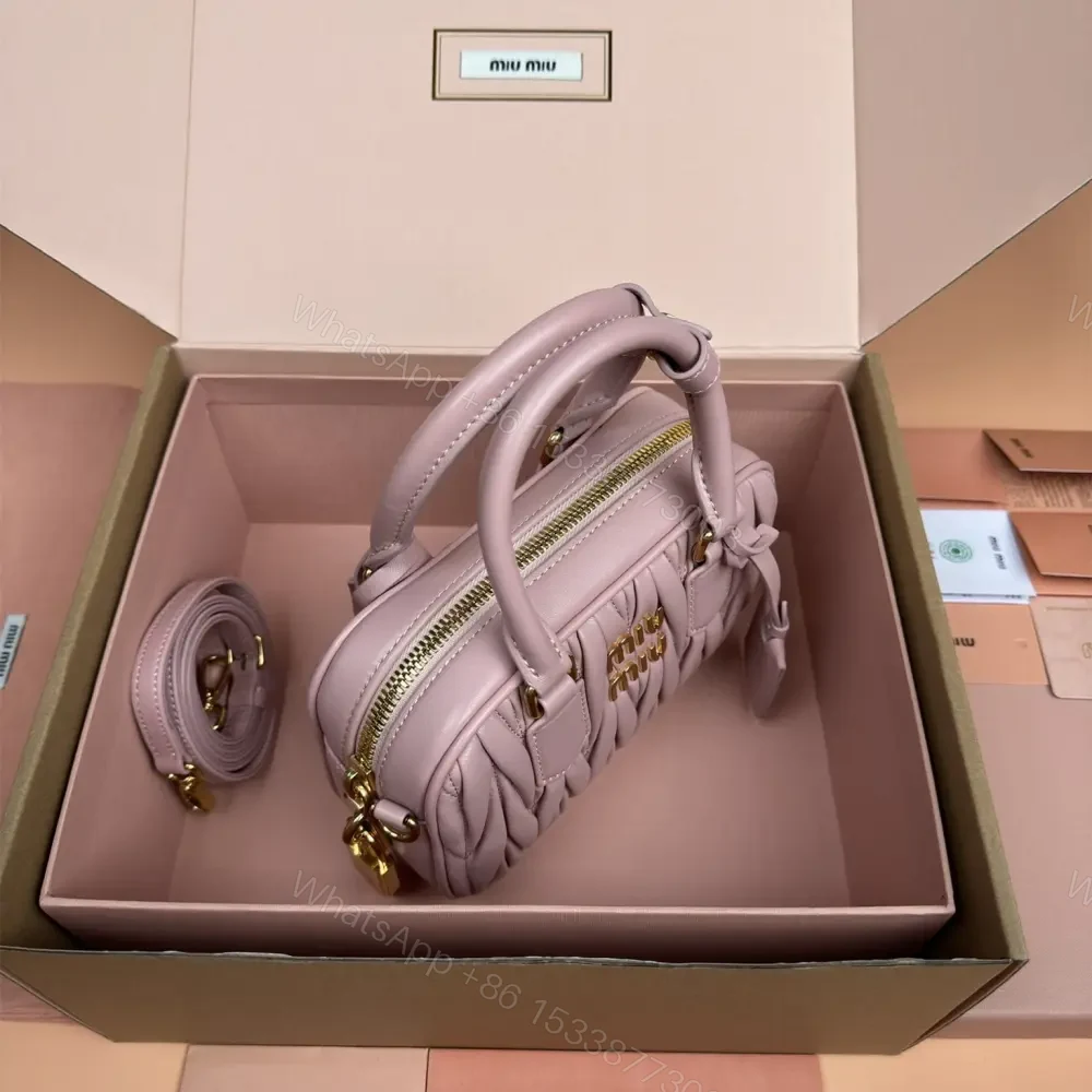 View 4 of 高仿miumiu*Arcadie系列5BB123小羊皮斜挎包粉色小號免檢版