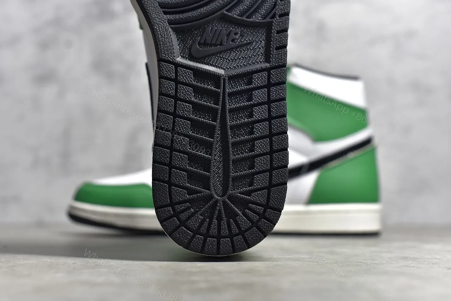View 4 of Air Jordan 1 Retro High “Lucky Green” Reps